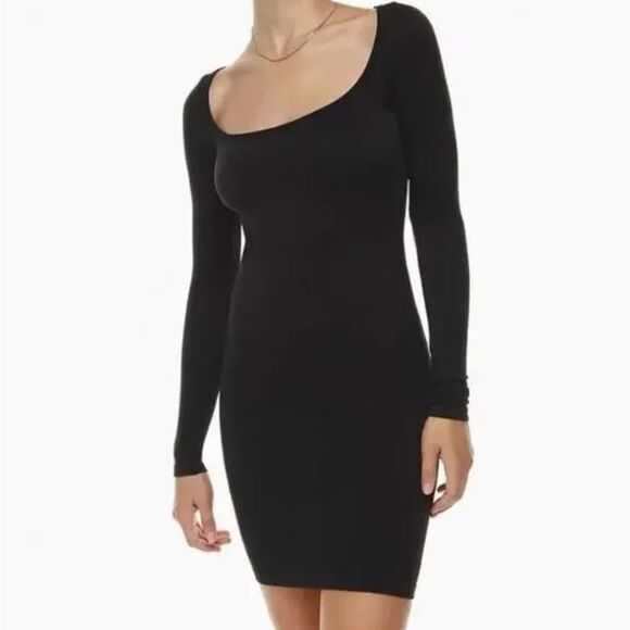 SUNDAY BEST -779 Aritzia Delta Sinch Seamless Long Sleeve Ribbed Dress Navy M - Picture 1 of 9